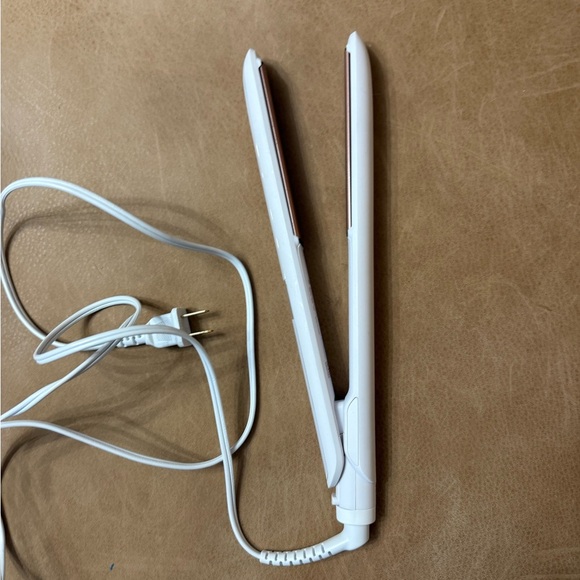 Conair Double Ceramic Flat Iron 1-inch Digital Flat Iron Used A Handful Of Times - Picture 4 of 7